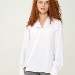 Біла блуза з косою застібкою 230199-1, 52 (230199-1s52)