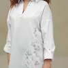 Біла блуза "Ніжні квіточки" 230191-1, 52-54 (230191-1s5254)